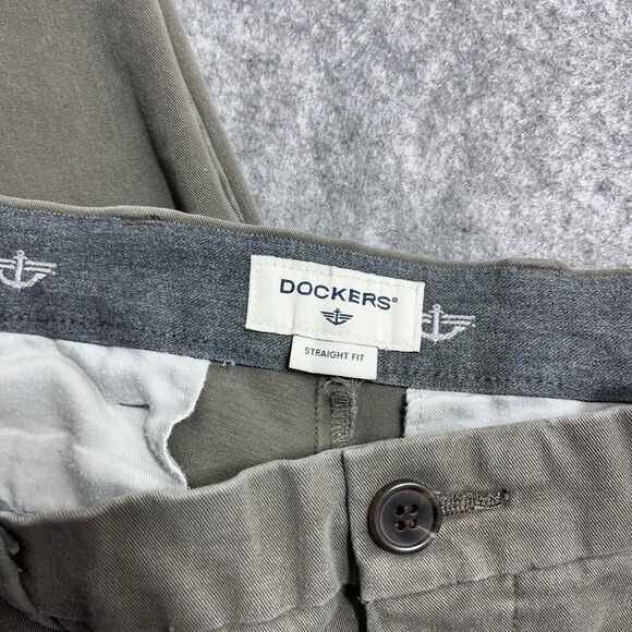 Dockers Men's Grey and Green pants - Picture 6 of 6